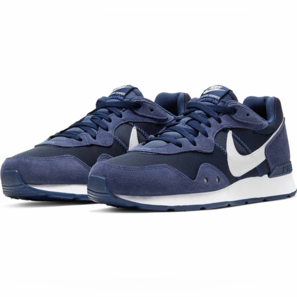 EUC Nike Men's Venture Runner Sneakers